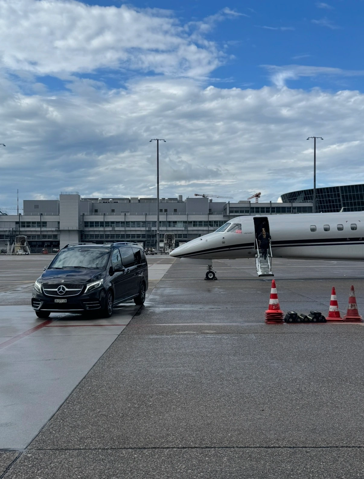 Limousine & Transfers in Zürich – Swiss Rent a Car